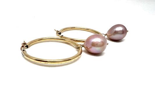 Natural pink baroque pearl hoop earrings