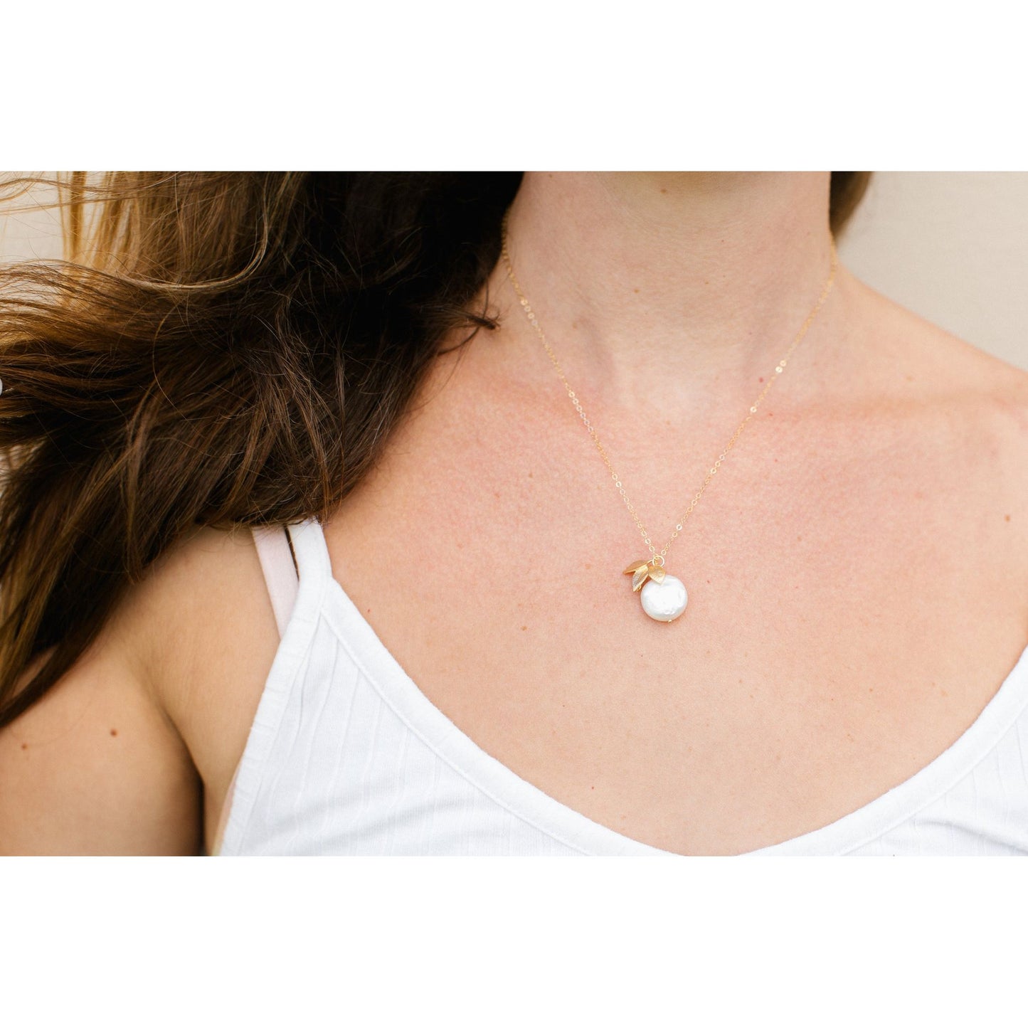 Pearl leaf pendant neckalce