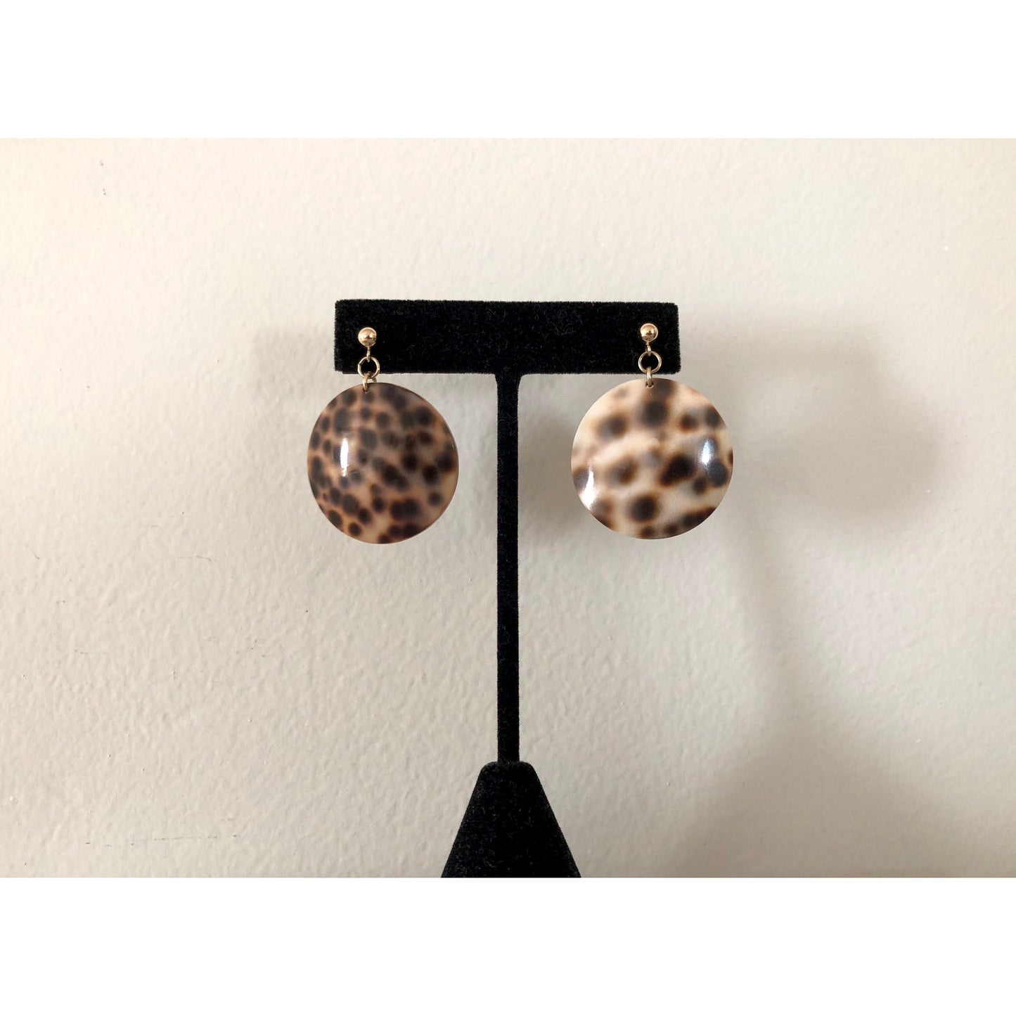 Hawaiian leopard print shell jewelry
