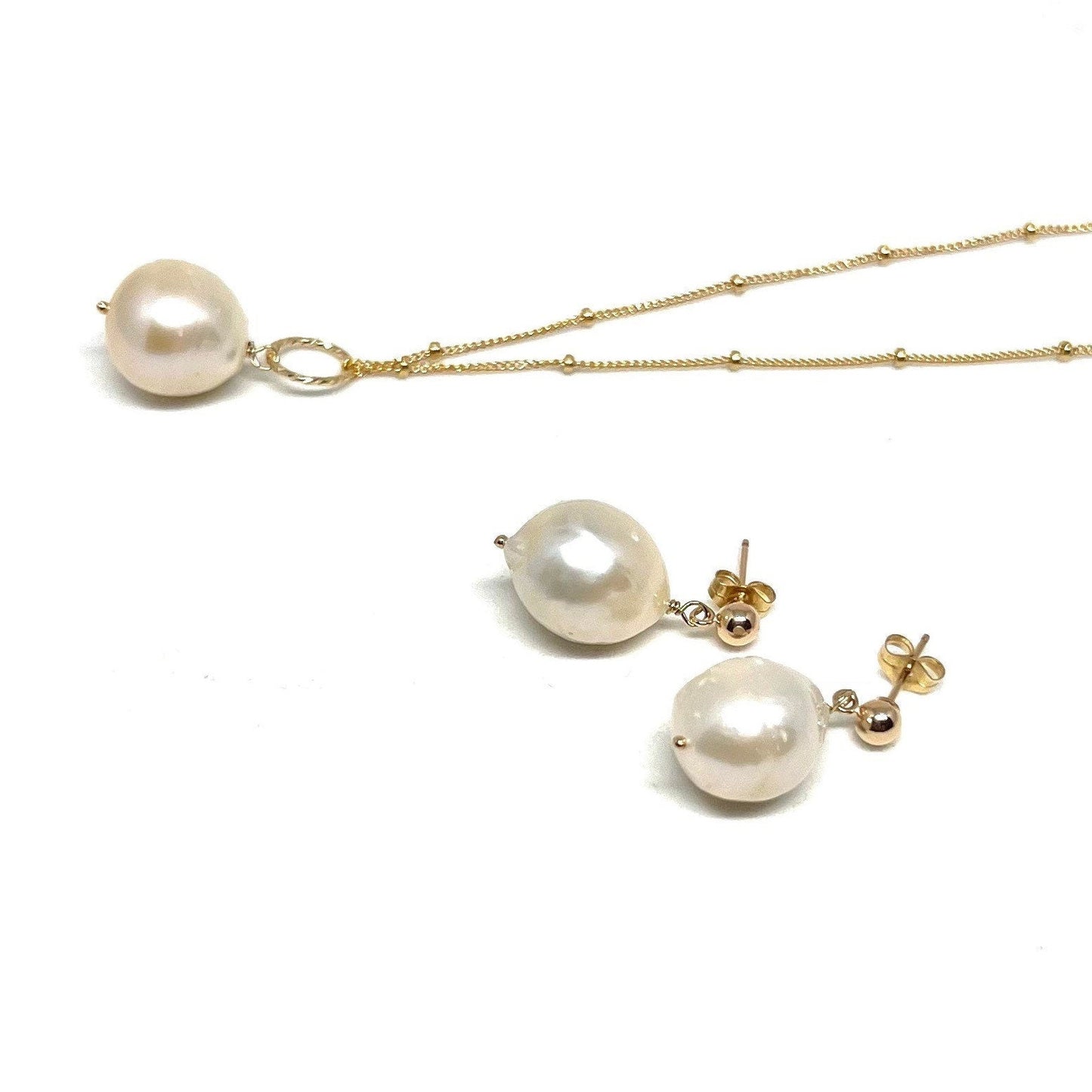 Baroque pearl charm necklace