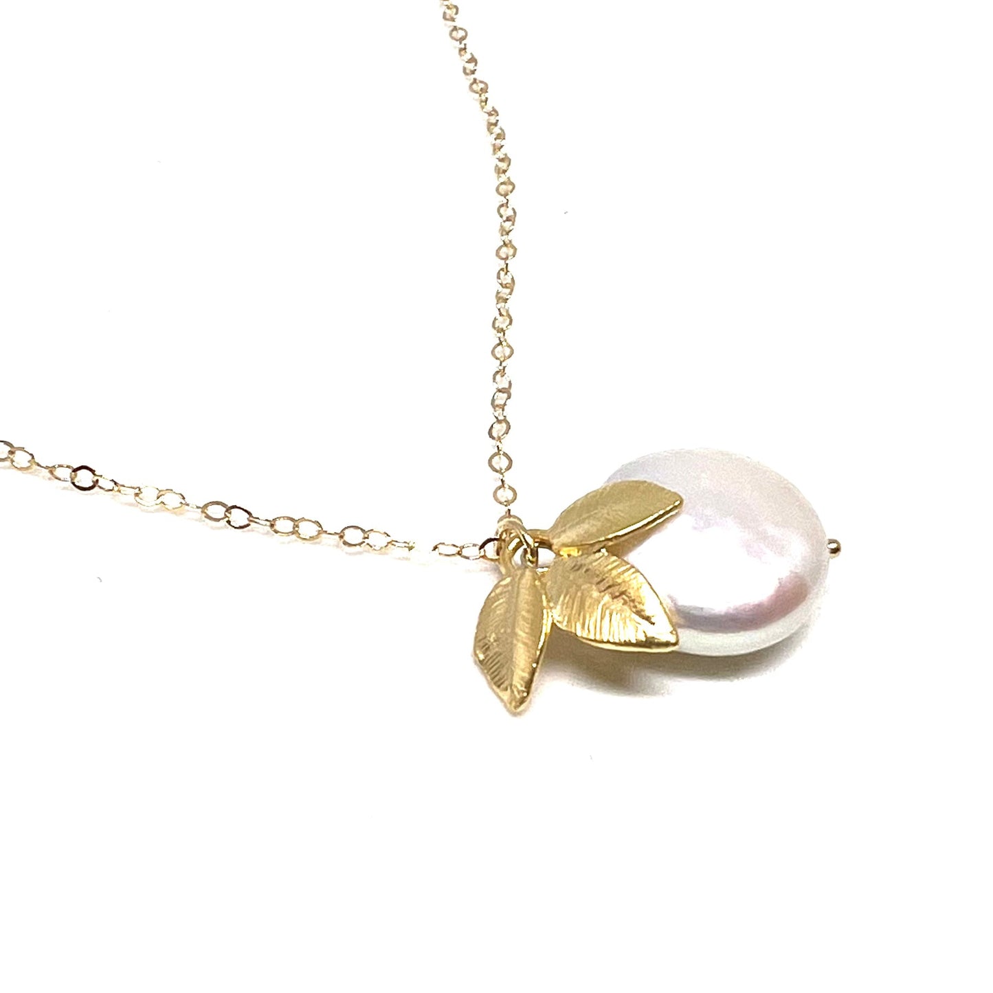 Pearl leaf pendant neckalce